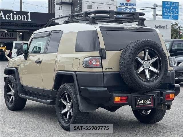 Toyota FJ CRUISER 2011-06 7357781-3