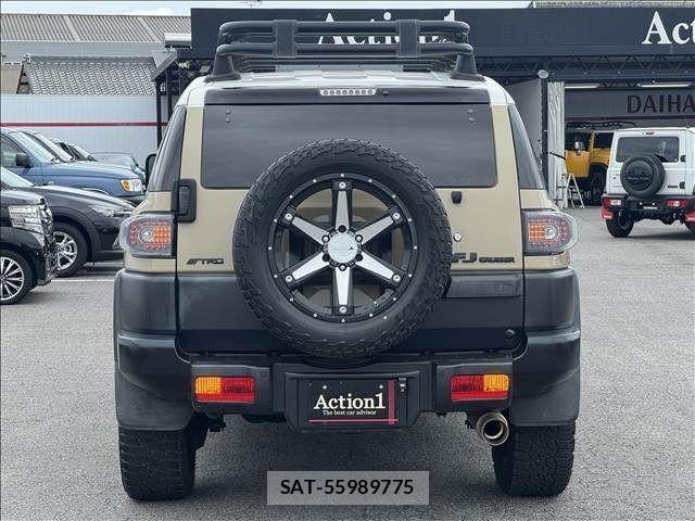 Toyota FJ CRUISER 2011-06 7357781-4