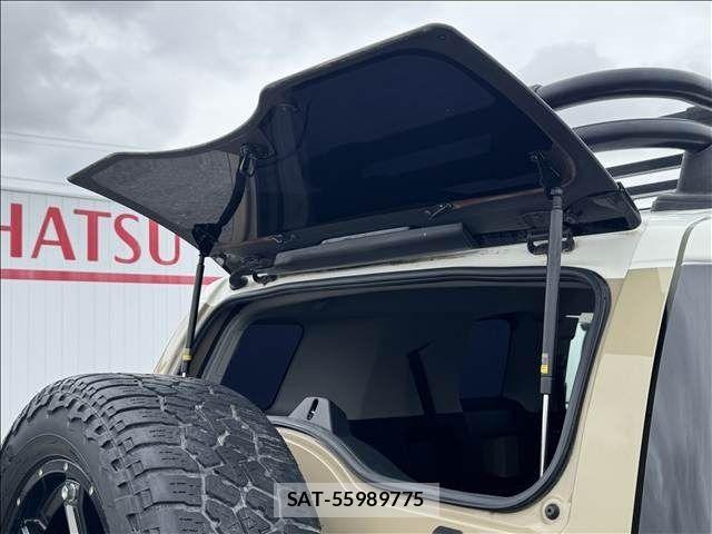 Toyota FJ CRUISER 2011-06 7357781-7