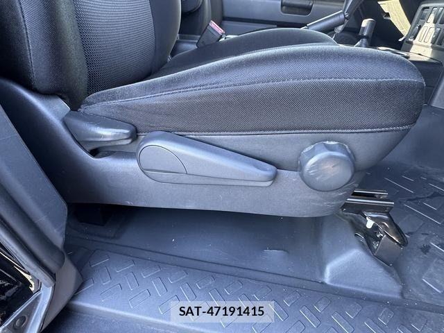 Toyota FJ CRUISER 2013-10 7357780-25