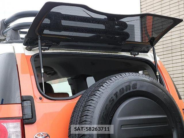Toyota FJ CRUISER 2013-01 7357774-16