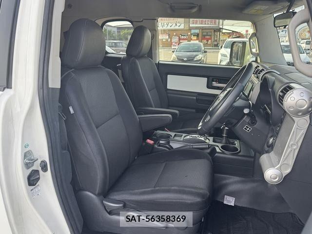 Toyota FJ CRUISER 2012-07 7357783-13