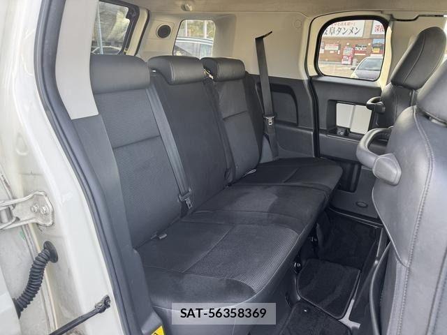 Toyota FJ CRUISER 2012-07 7357783-14