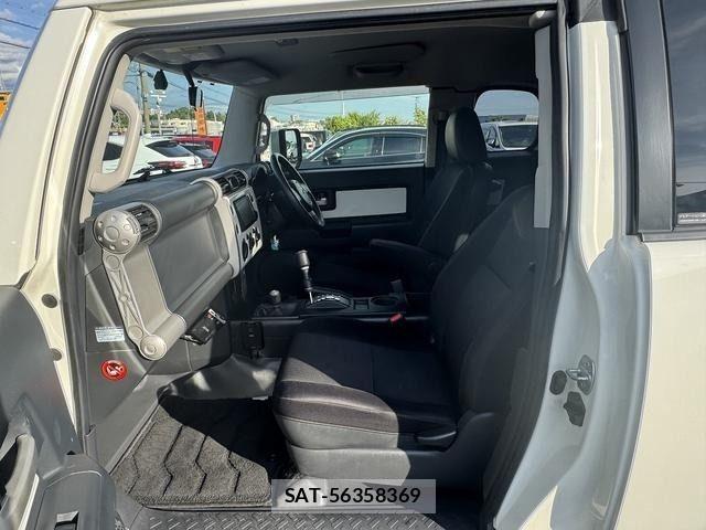 Toyota FJ CRUISER 2012-07 7357783-15