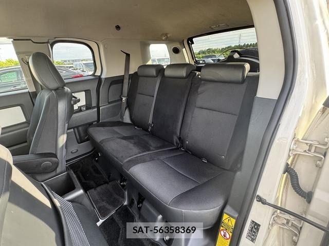 Toyota FJ CRUISER 2012-07 7357783-16