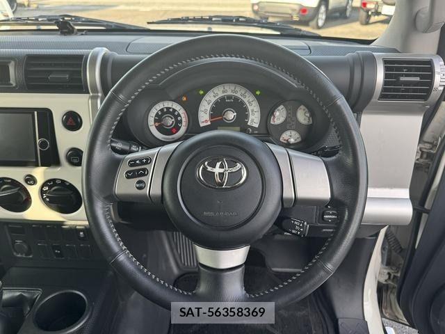 Toyota FJ CRUISER 2012-07 7357783-17