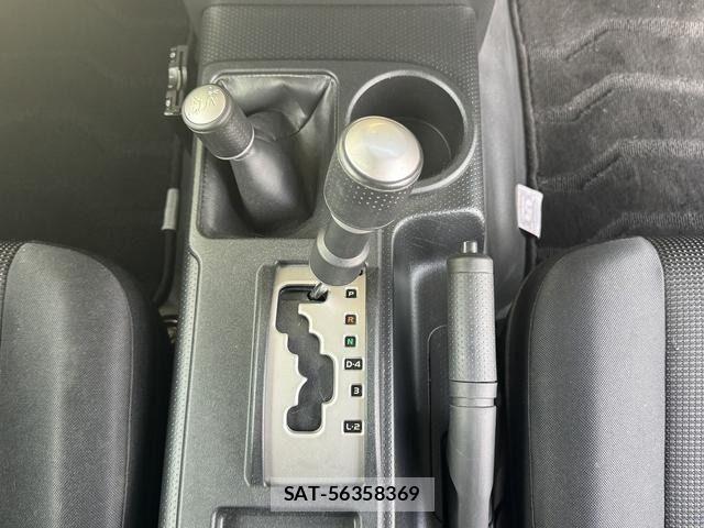 Toyota FJ CRUISER 2012-07 7357783-26