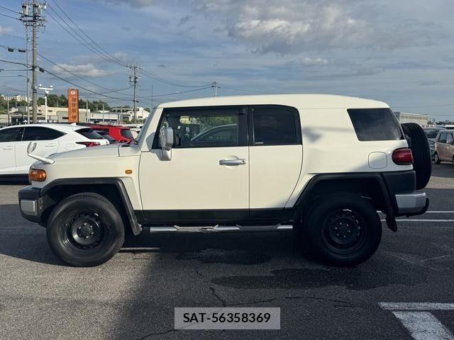Toyota FJ CRUISER 2012-07 7357783-3