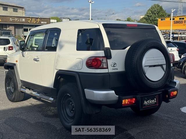Toyota FJ CRUISER 2012-07 7357783-4