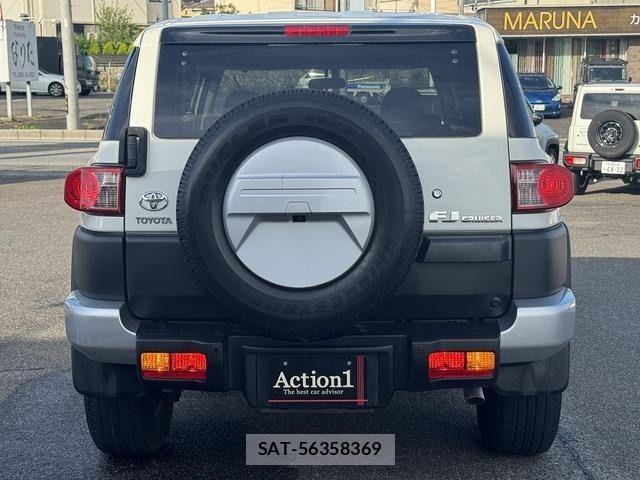 Toyota FJ CRUISER 2012-07 7357783-5