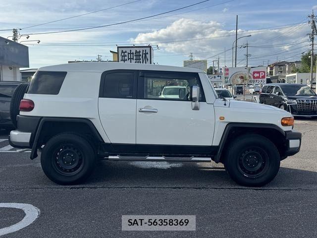 Toyota FJ CRUISER 2012-07 7357783-7