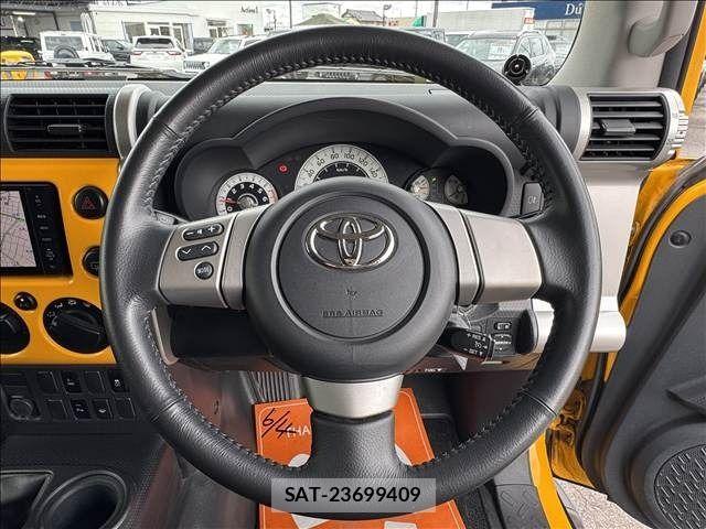 Toyota FJ CRUISER 2012-07 7357776-11
