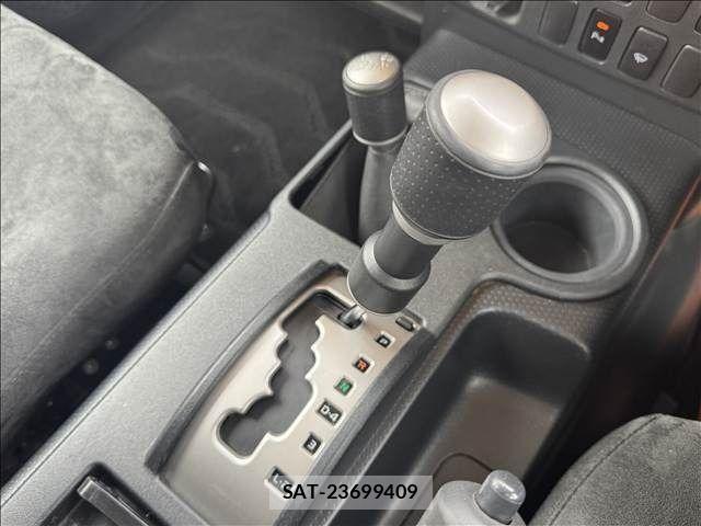 Toyota FJ CRUISER 2012-07 7357776-19