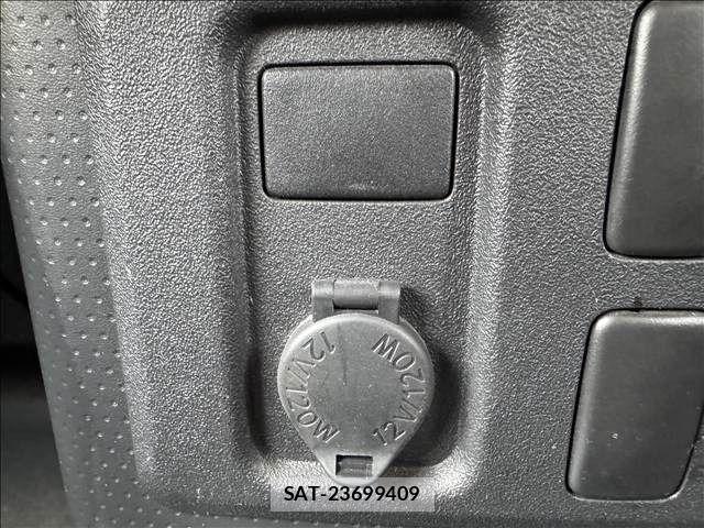 Toyota FJ CRUISER 2012-07 7357776-26
