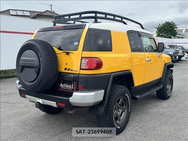 Toyota FJ CRUISER 2012-07 7357776-5