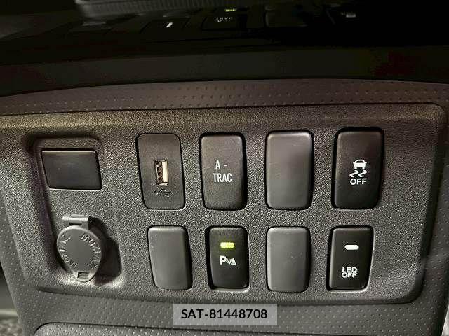 Toyota FJ CRUISER 2017-05 7357775-8