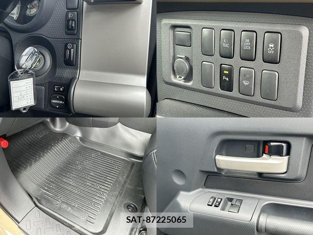 Toyota FJ CRUISER 2017-06 7357769-17