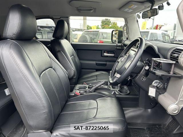 Toyota FJ CRUISER 2017-06 7357769-6