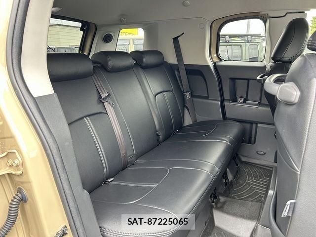 Toyota FJ CRUISER 2017-06 7357769-7