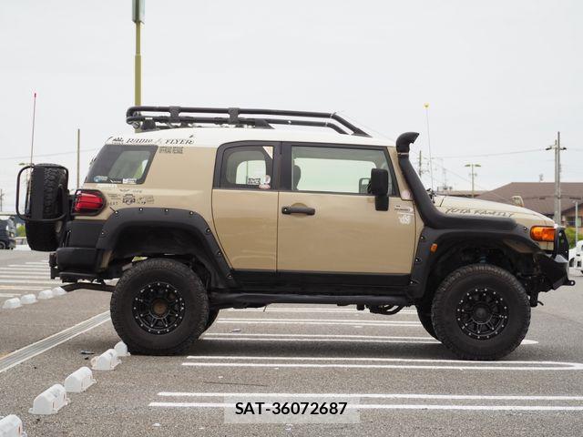 Toyota FJ CRUISER 2013-08 7508682-5