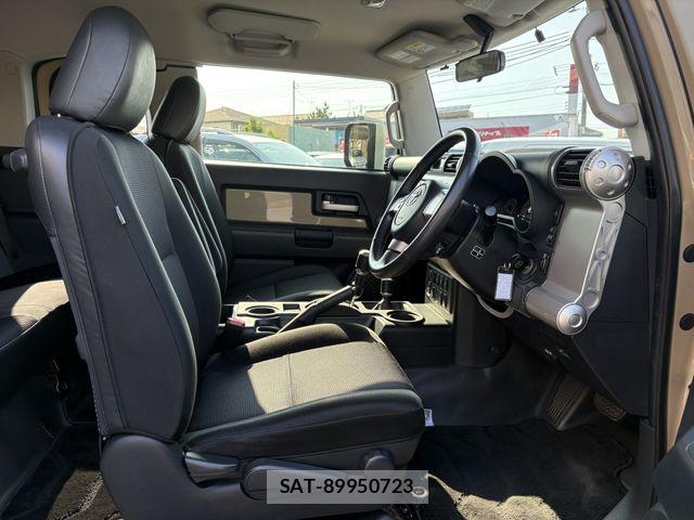 Toyota FJ CRUISER 2018-02 7500594-15