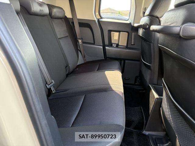 Toyota FJ CRUISER 2018-02 7500594-16