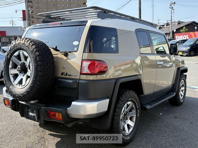 Toyota FJ CRUISER 2018-02 7500594-1