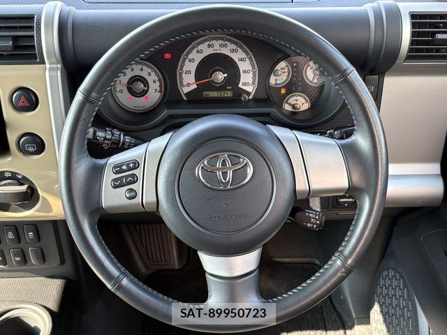 Toyota FJ CRUISER 2018-02 7500594-20