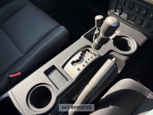 Toyota FJ CRUISER 2018-02 7500594-26