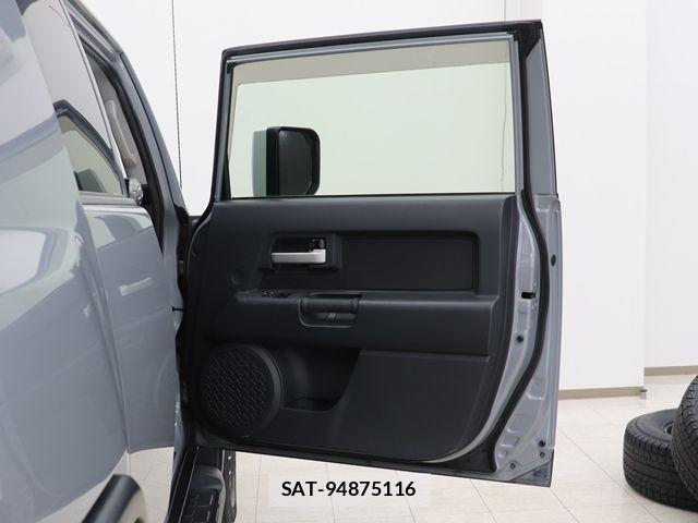 Toyota FJ CRUISER 2017-12 7508680-24