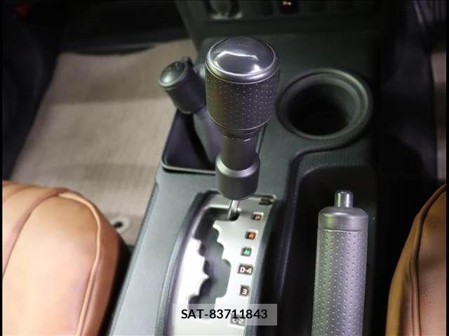 Toyota FJ CRUISER 2013-03 7562128-12