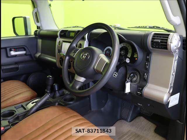 Toyota FJ CRUISER 2013-03 7562128-14