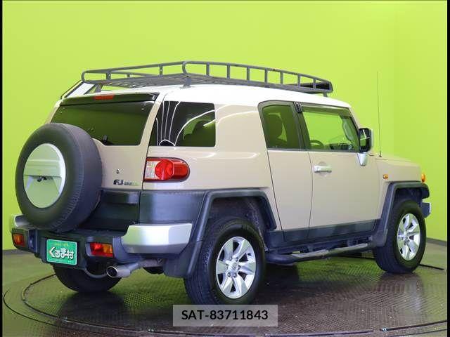 Toyota FJ CRUISER 2013-03 7562128-1