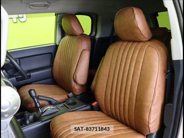 Toyota FJ CRUISER 2013-03 7562128-23