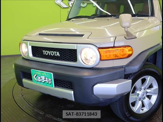 Toyota FJ CRUISER 2013-03 7562128-29