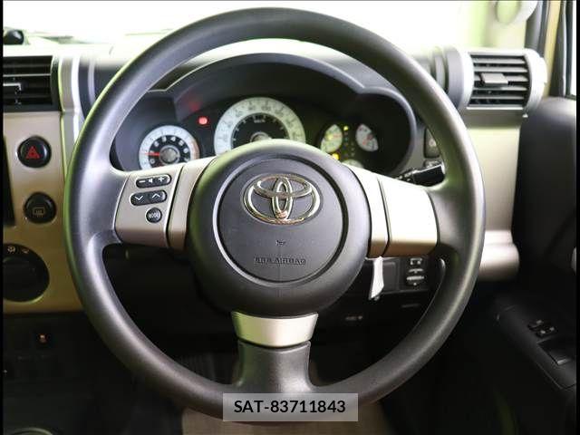 Toyota FJ CRUISER 2013-03 7562128-7