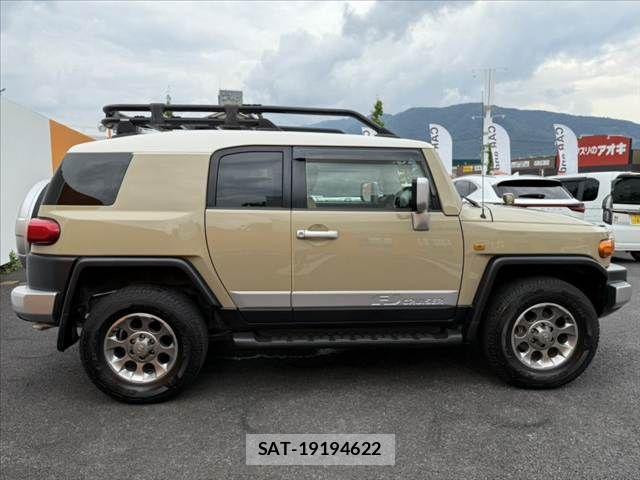 Toyota FJ CRUISER 2011-11 7616601-11