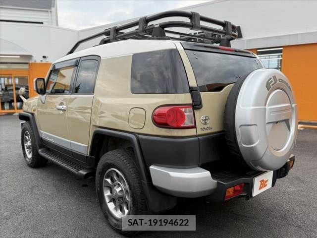 Toyota FJ CRUISER 2011-11 7616601-12