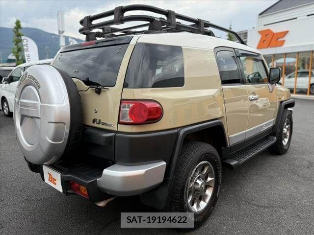 Toyota FJ CRUISER 2011-11 7616601-14
