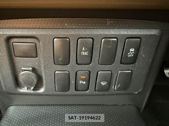 Toyota FJ CRUISER 2011-11 7616601-25