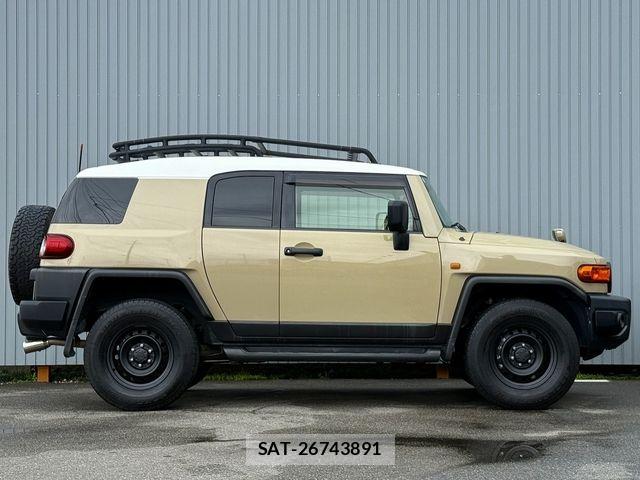 Toyota FJ CRUISER 2015-11 7723396-10