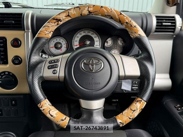 Toyota FJ CRUISER 2015-11 7723396-12