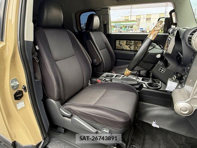 Toyota FJ CRUISER 2015-11 7723396-15