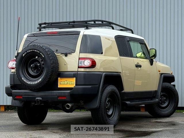 Toyota FJ CRUISER 2015-11 7723396-3