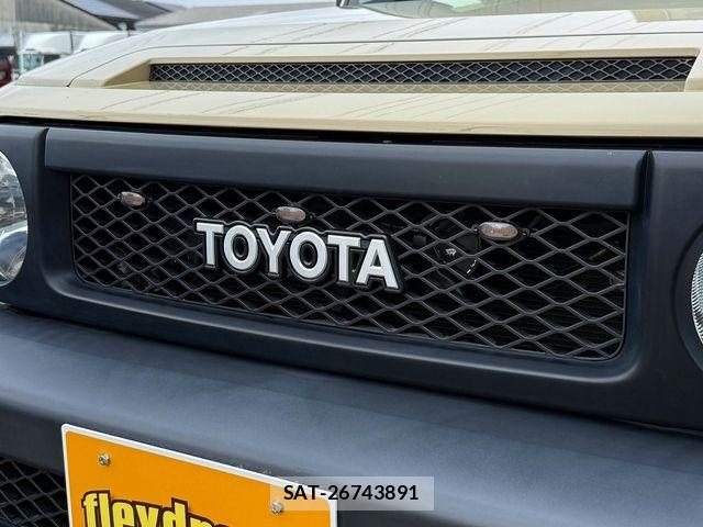 Toyota FJ CRUISER 2015-11 7723396-5