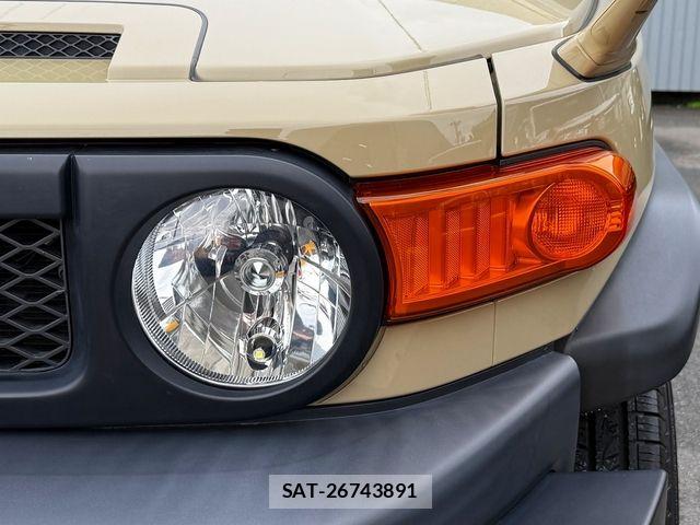 Toyota FJ CRUISER 2015-11 7723396-6