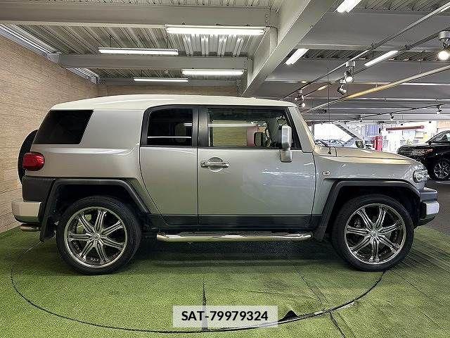 Toyota FJ CRUISER 2012-06 7723399-17