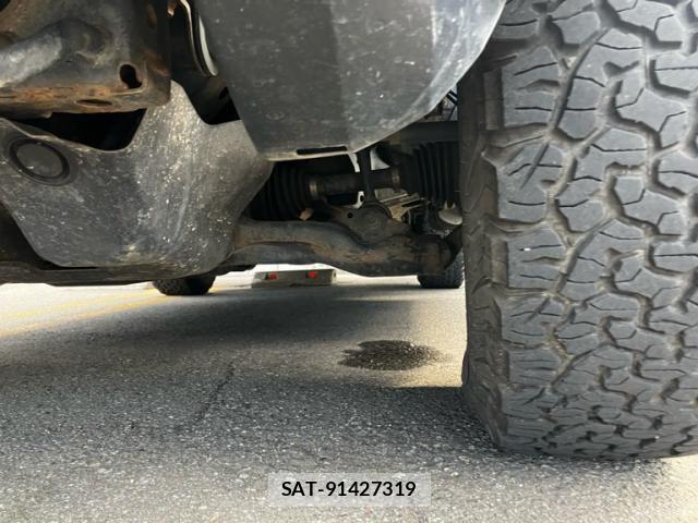 Toyota FJ CRUISER 2013-08 7784968-9