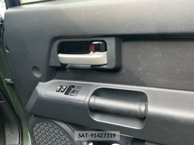 Toyota FJ CRUISER 2013-08 7784968-15