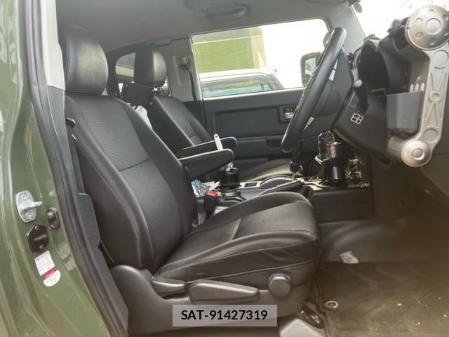 Toyota FJ CRUISER 2013-08 7784968-16